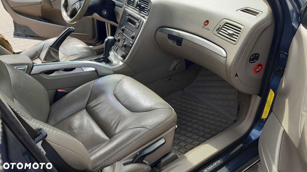 Volvo XC 70 - 2