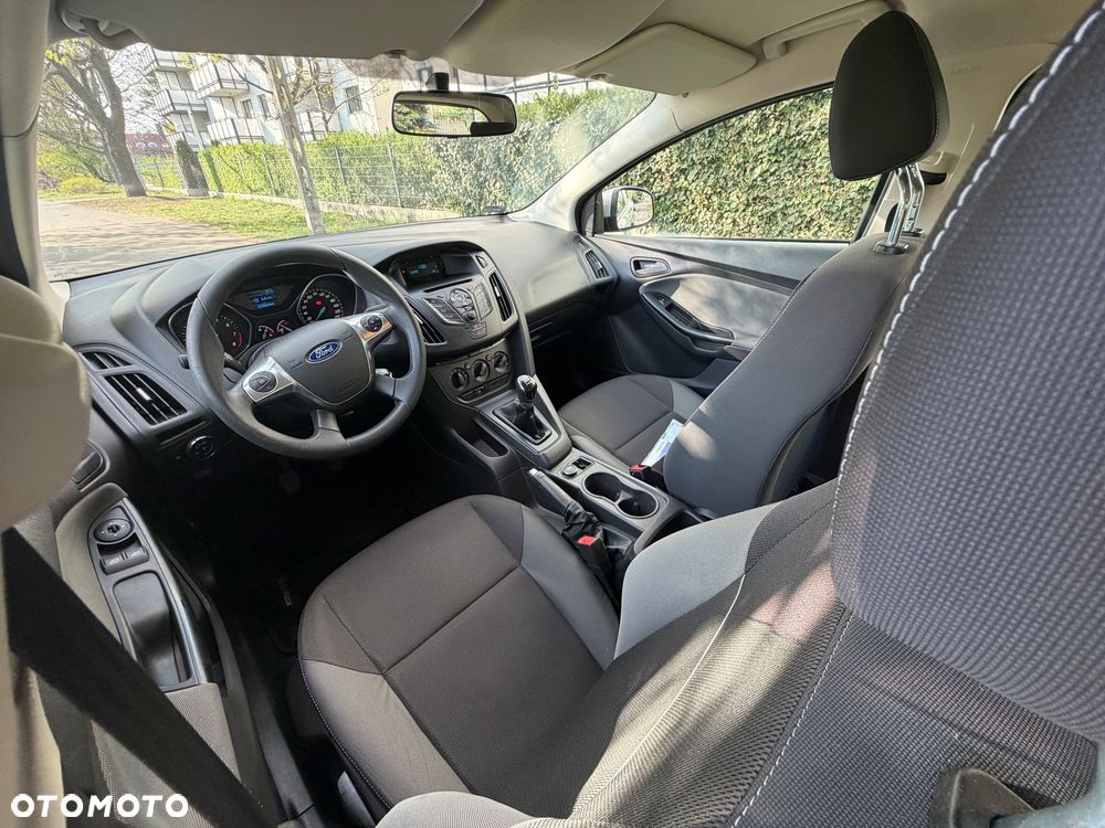 Ford Focus 1.6 Trend - 18