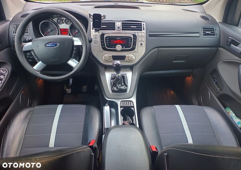 Ford Kuga - 13