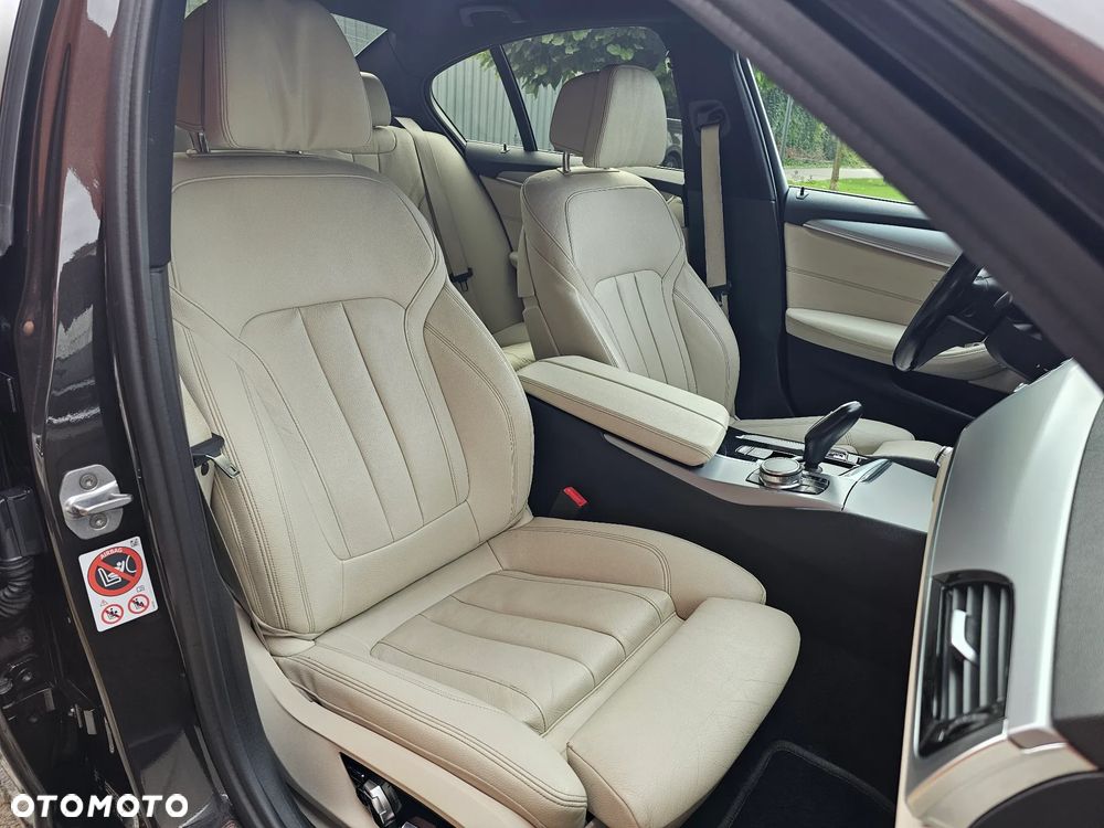 BMW Seria 5 520d Luxury Line - 13