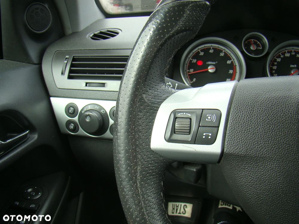 Opel Astra 1.6 Innovation - 21