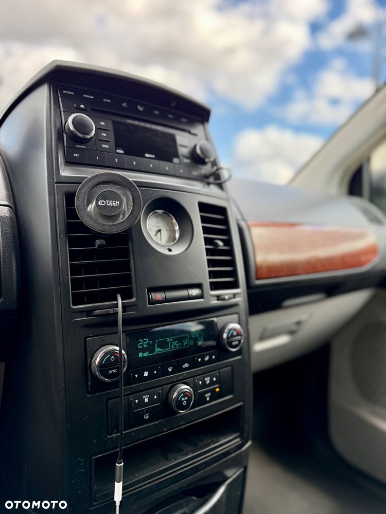 Chrysler Grand Voyager 2.8 CRD LX - 22