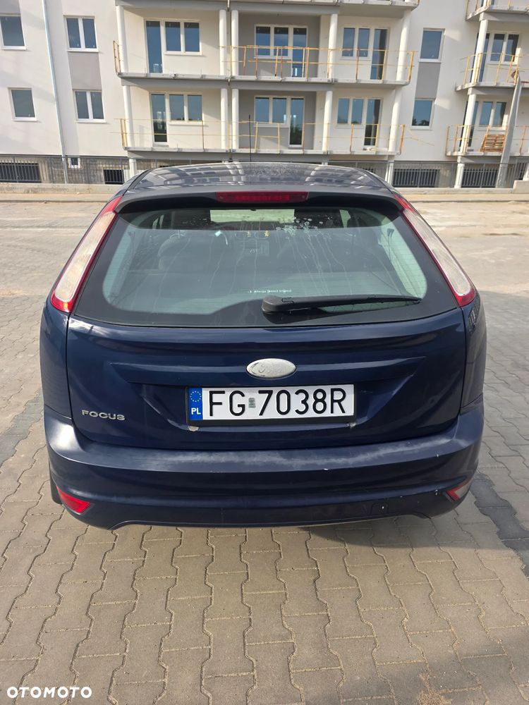 Ford Focus 1.6 Ambiente - 16
