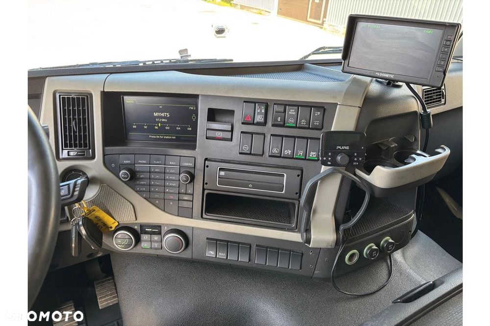 Volvo FM460 6x2 + CARRIER SUPRA 1250 - 19