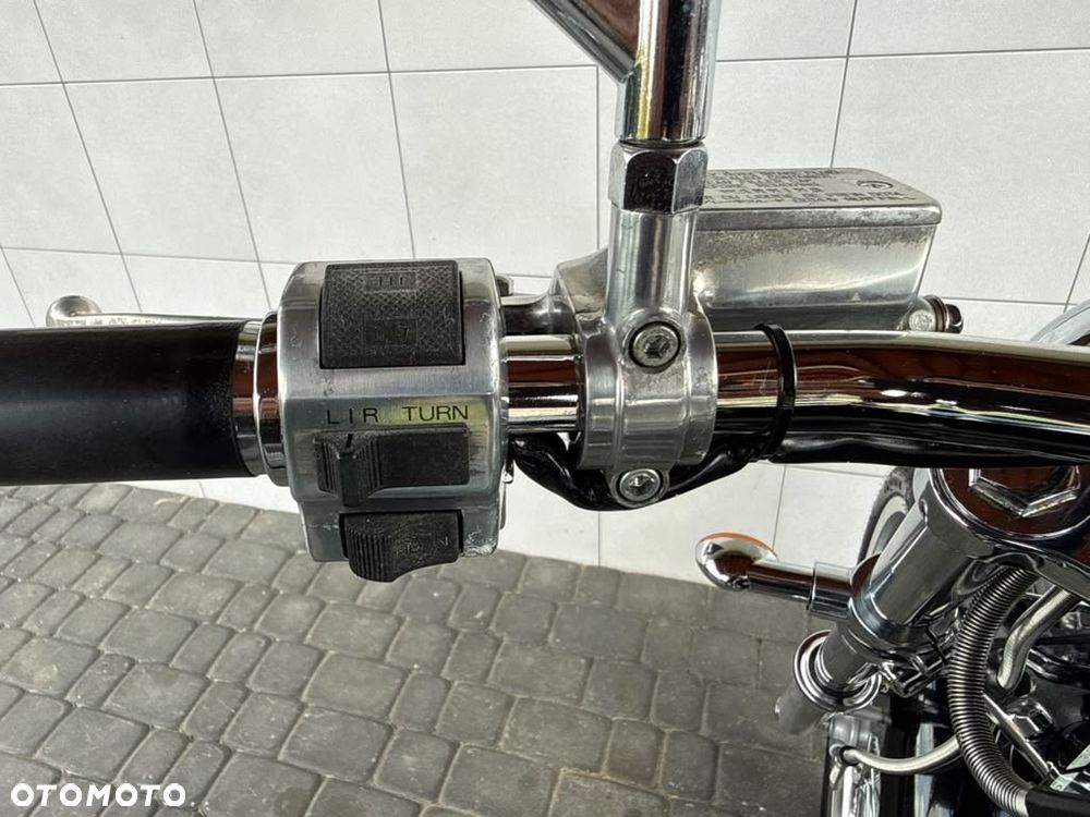 Suzuki Intruder - 38