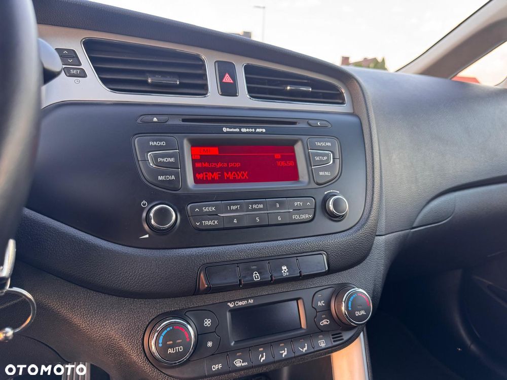 Kia Ceed 1.4 L - 5
