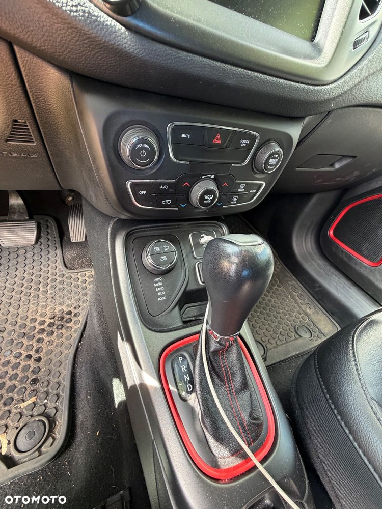 Jeep Compass - 28