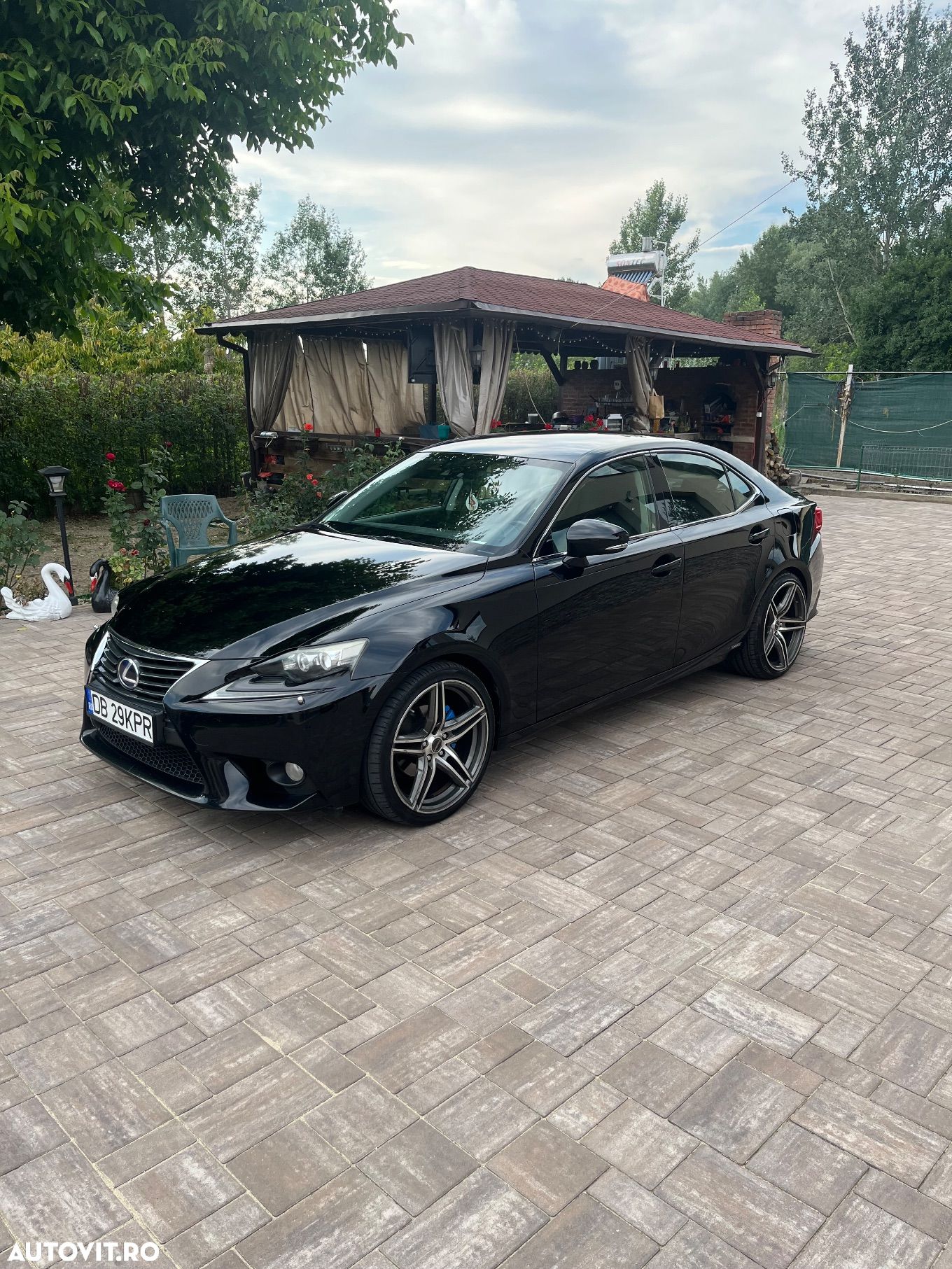Lexus Seria IS 300h - 1
