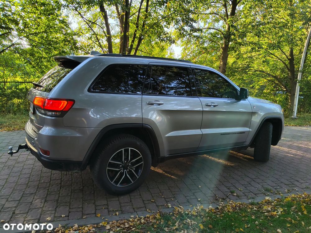 Jeep Grand Cherokee - 14