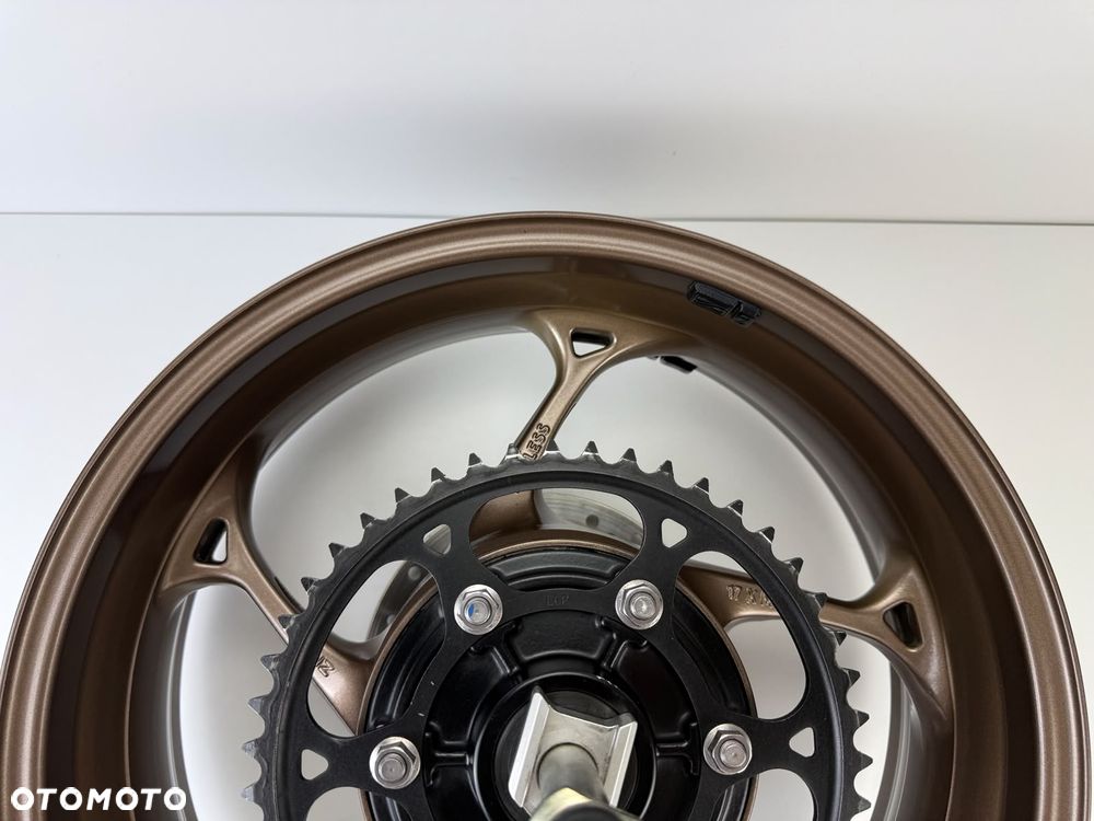 Tylna felga kompletna Triumph Street Triple 765 2022+ Idealna demontaż - 4