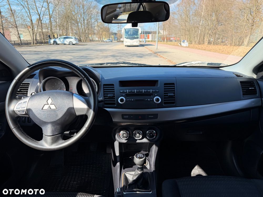 Mitsubishi Lancer 1.6 Inform - 16