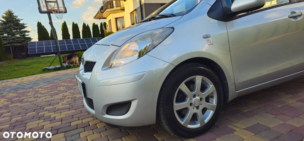 Toyota Yaris 1.33 2010 - 1