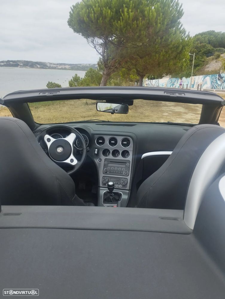 Alfa Romeo Spider 2.4 JTDM - 5