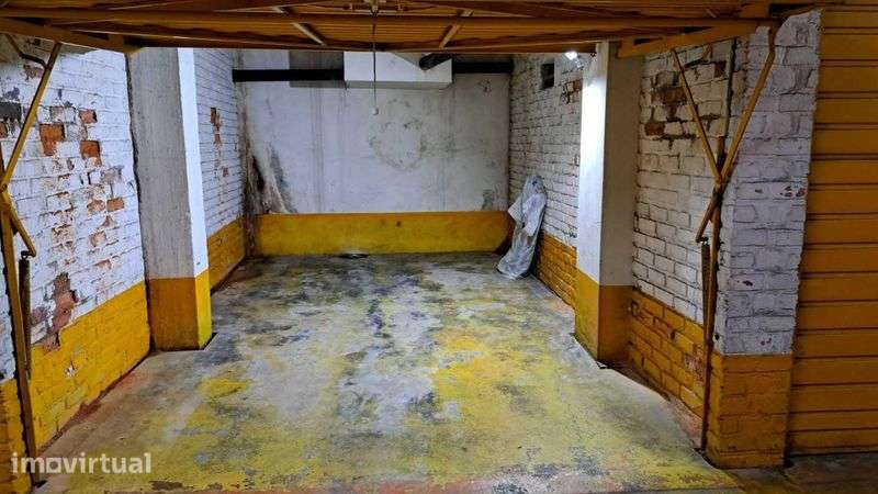 Garagem fechada no centro da cidade - Grande imagem: 2/6