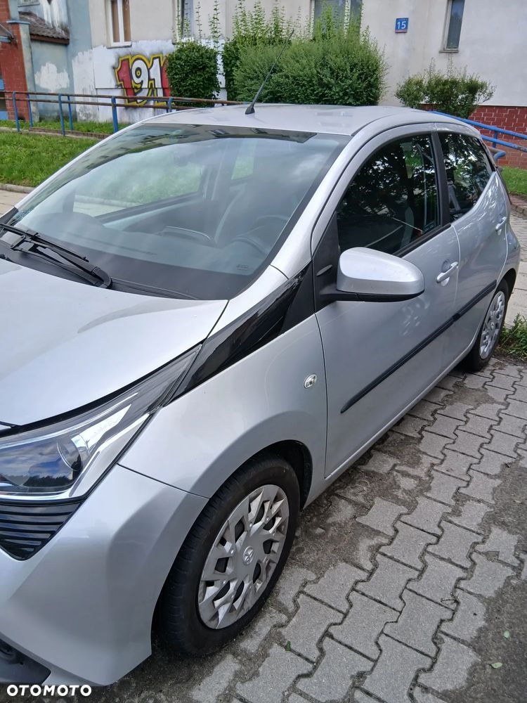 Toyota Aygo x-play - 11