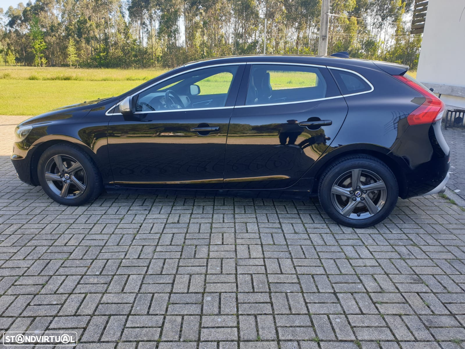 Volvo V40 2.0 D2 R-Design - 4