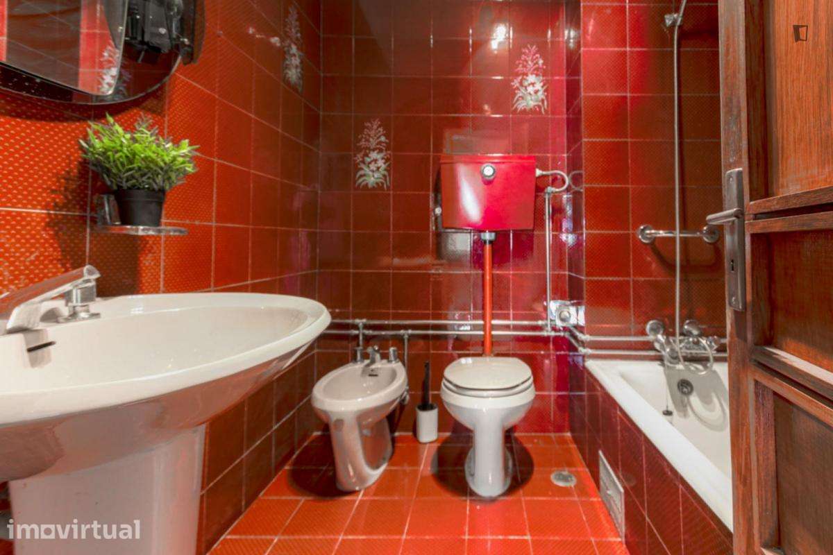 Quarto - localizado em Santo Ildefonso Porto - Grande imagem: 2/14
