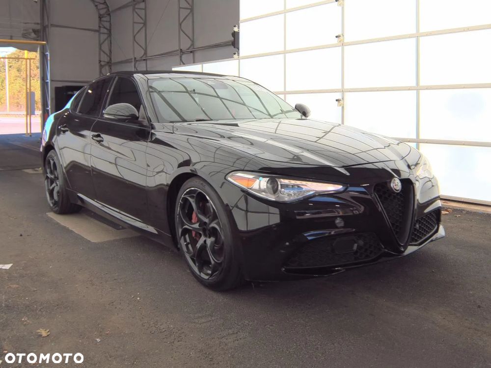 Alfa Romeo Giulia 2.0 Turbo 16V AT8 Veloce Ti - 3