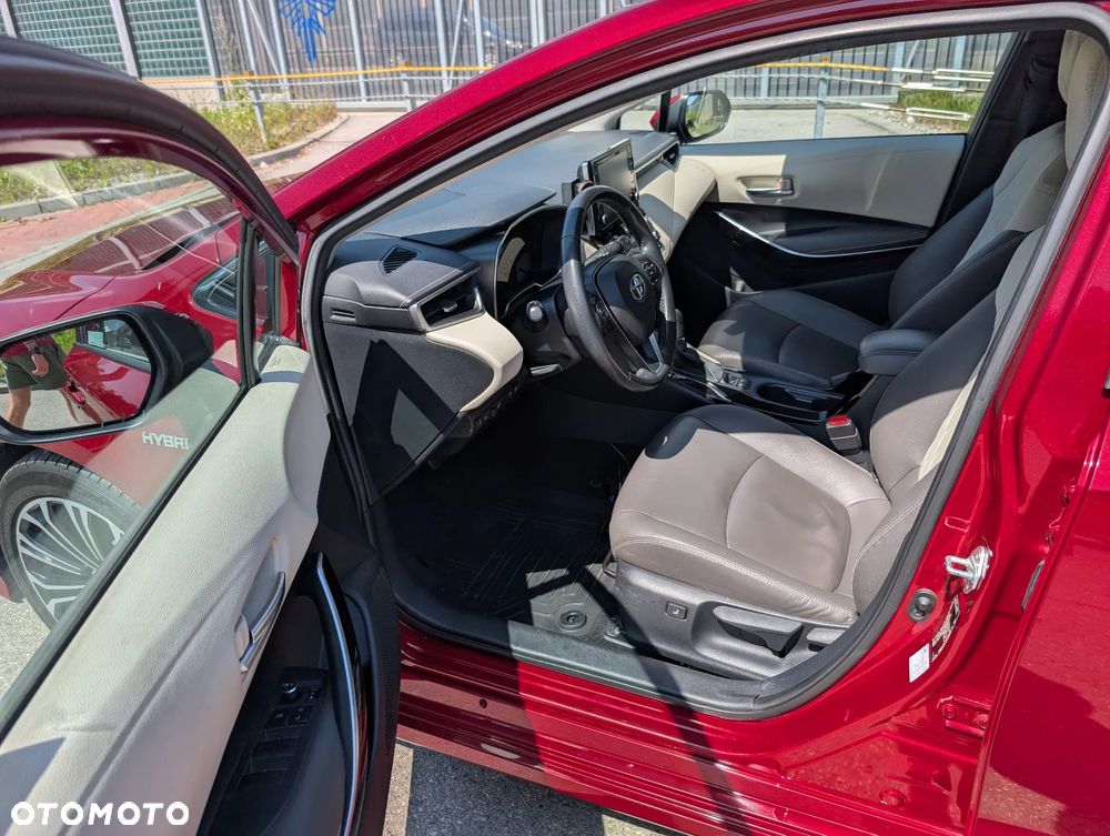 Toyota Corolla 1.8 Hybrid Executive - 17