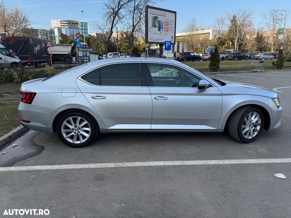 Skoda Superb 2.0 TDI DSG Ambition - 7