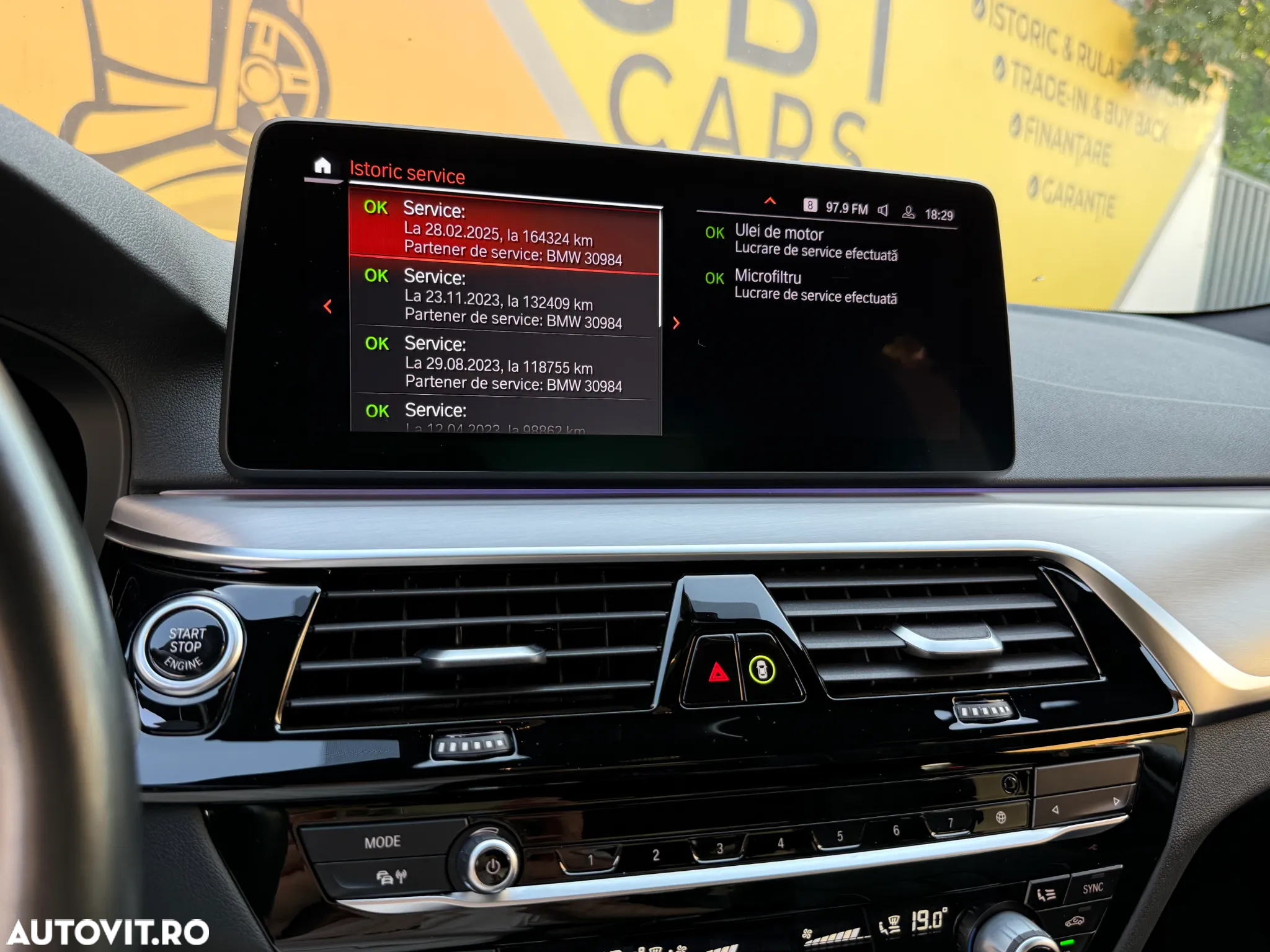 BMW Seria 5 530i AT MHEV - 23