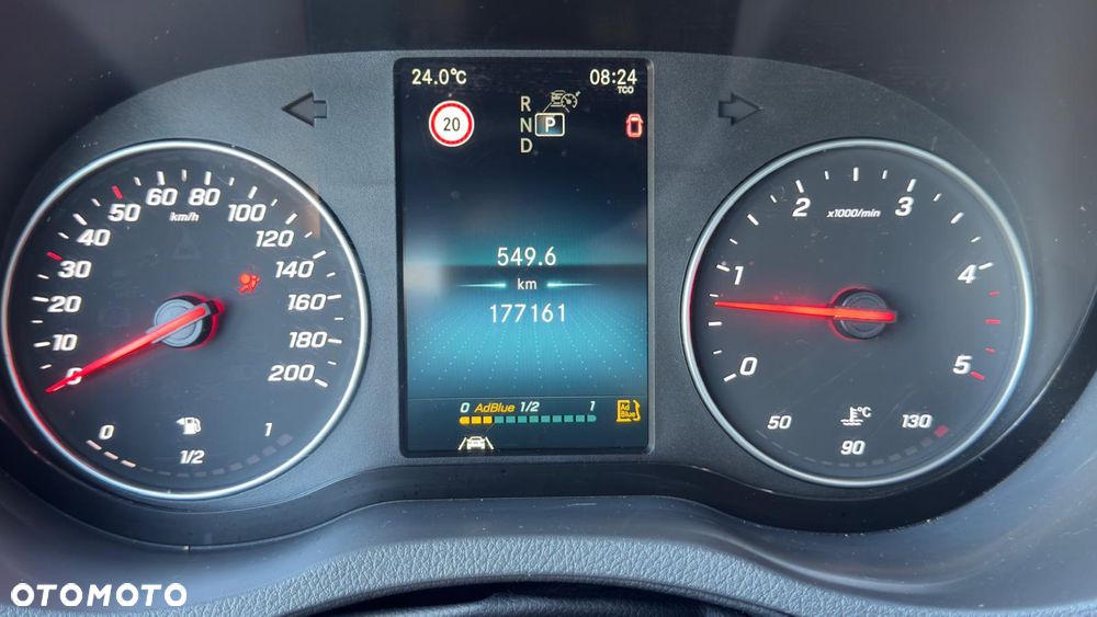 Mercedes-Benz Sprinter - 25