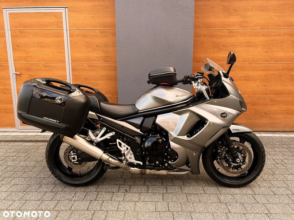 Suzuki GSX - 2