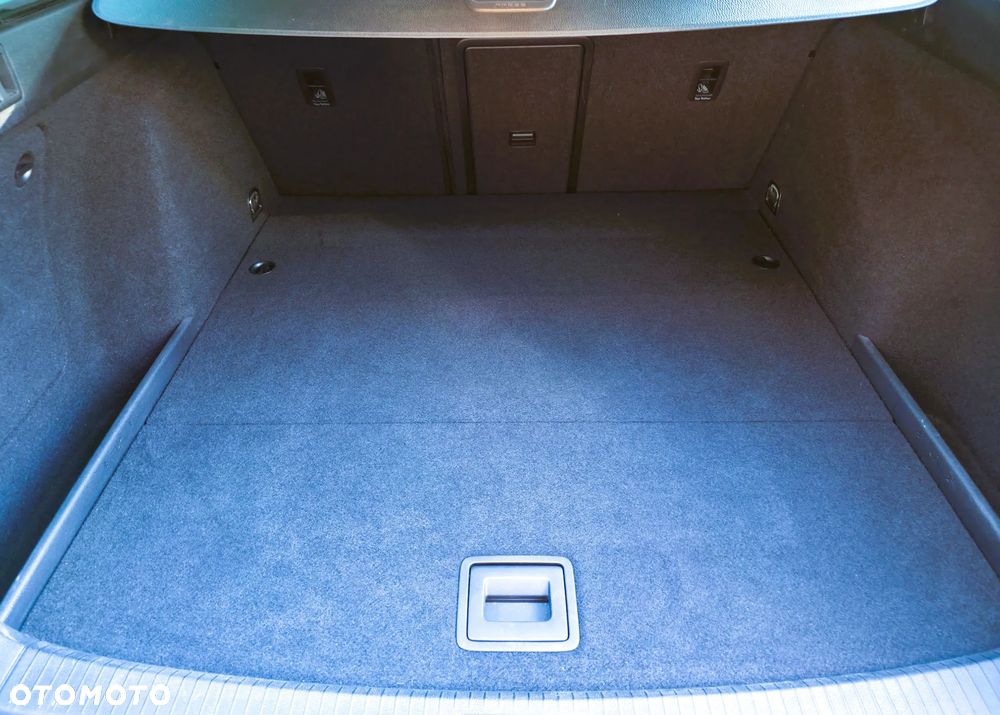 Volkswagen Golf 2.0 TDI BlueMotion Technology Lounge - 17