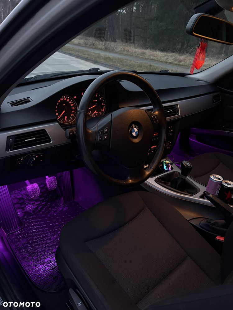 BMW Seria 3 320i - 7