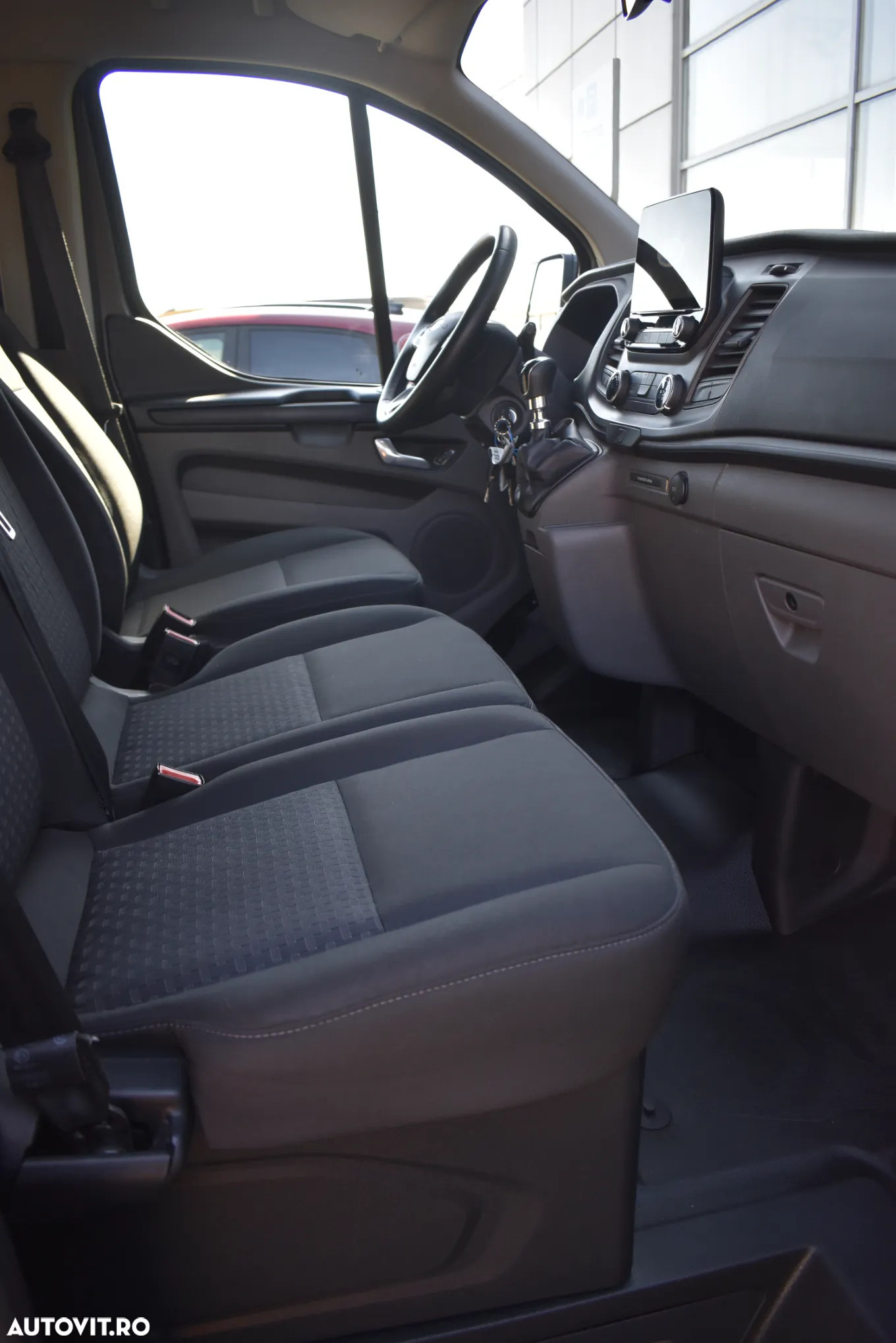 Ford Transit Custom Kombi 320 2.0 EcoBlue 130 CP L2H1 Trend - 38