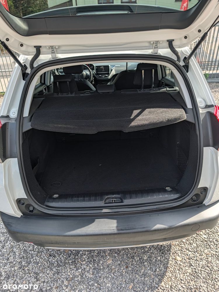 Peugeot 2008 - 8