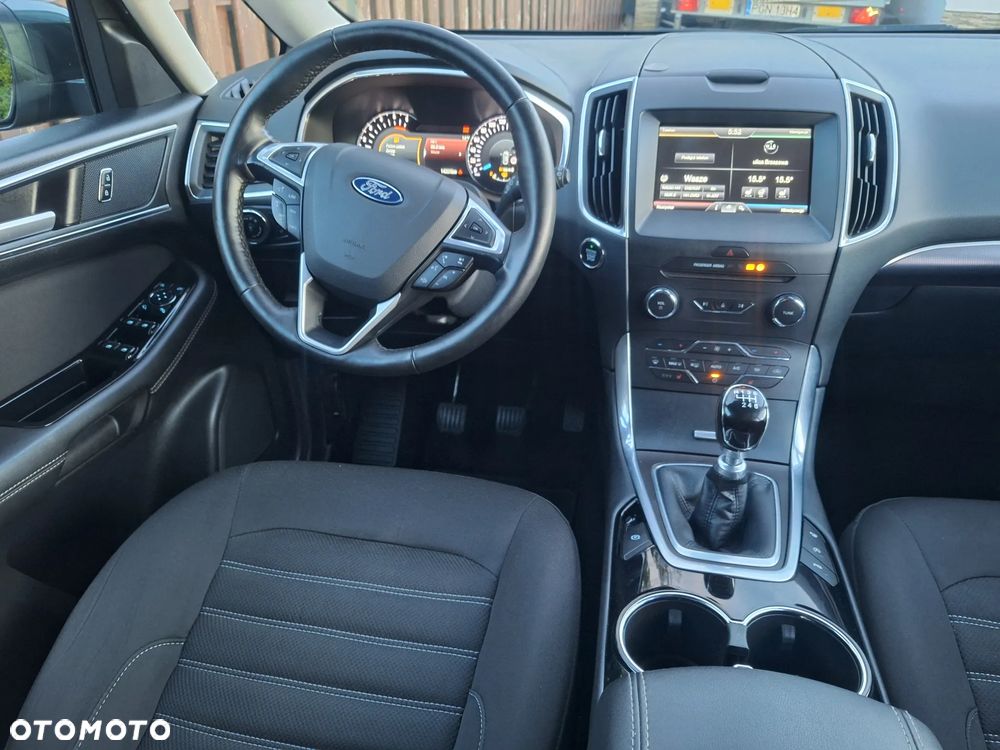 Ford Galaxy - 22