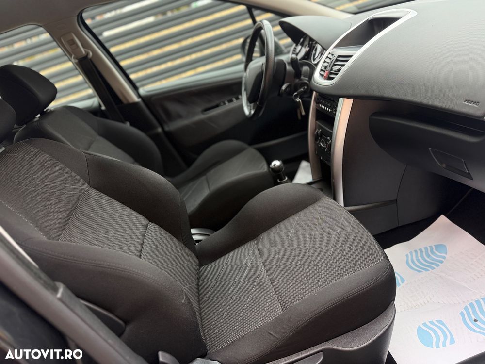 Peugeot 207 95 VTi Sport - 5