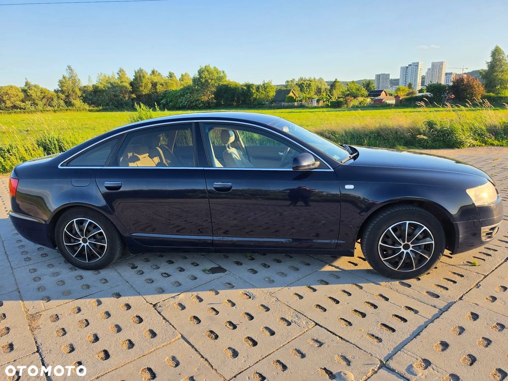 Audi A6 Limousine 2.4 - 4