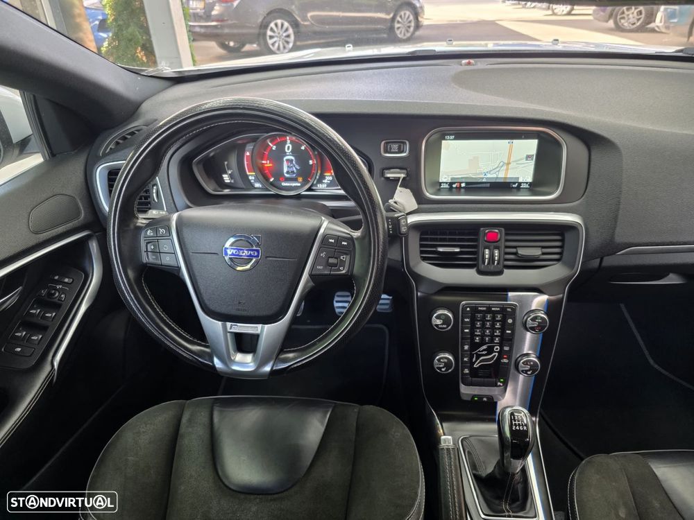 Volvo V40 2.0 D2 R-Design Momentum - 19