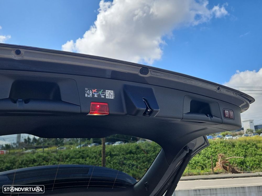 Mercedes-Benz GLA 180 d AMG Line - 21