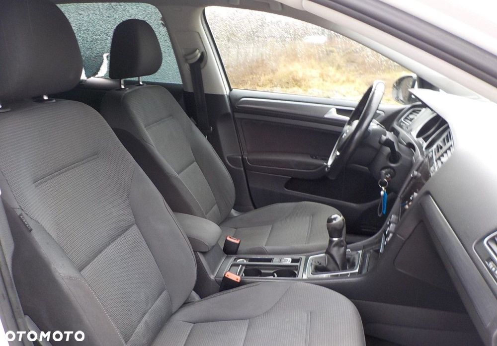 Volkswagen Golf - 17