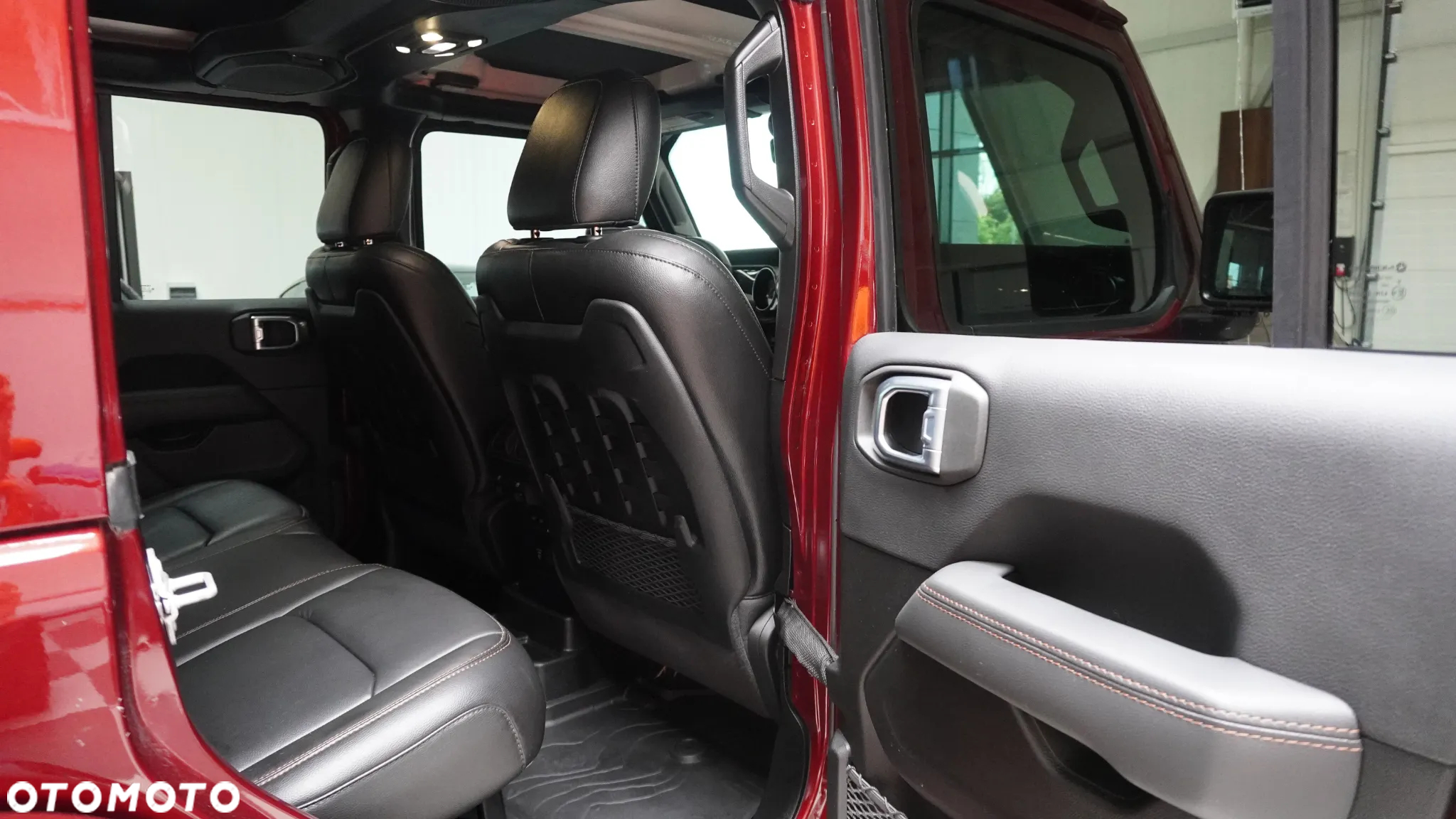 Jeep Wrangler - 12