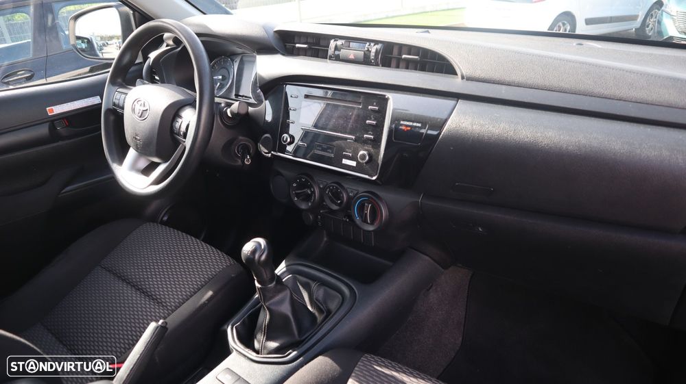 Toyota Hilux - 11
