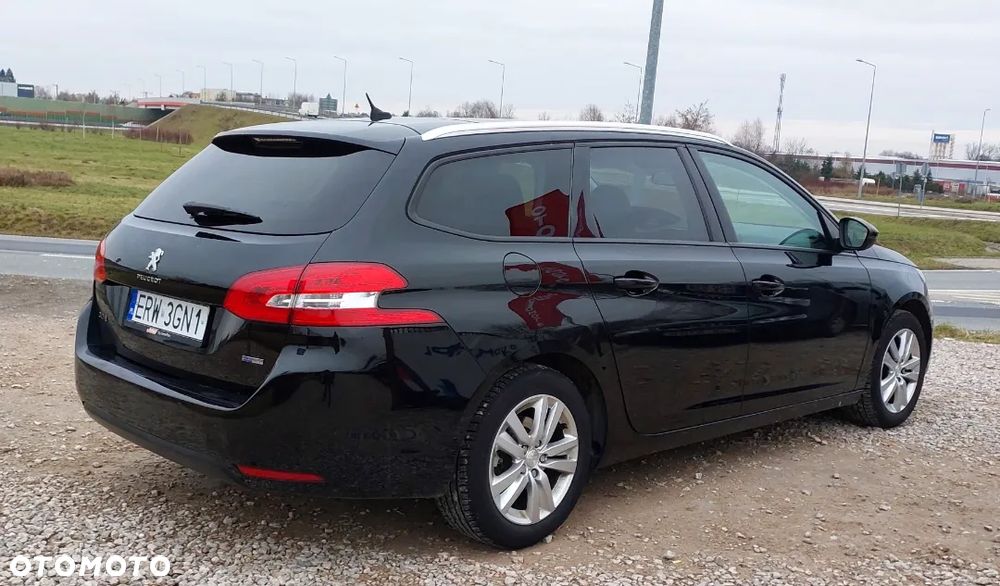 Peugeot 308 1.2 PureTech Business Line S&S - 4