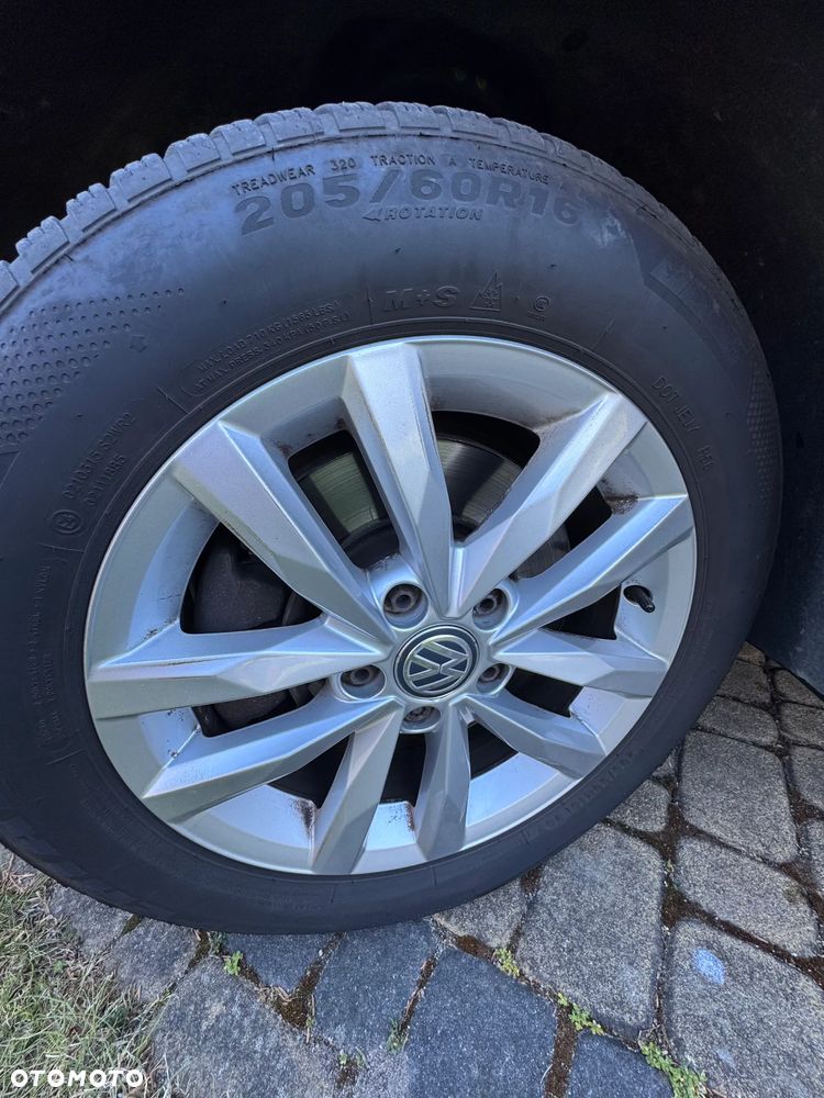 Volkswagen Touran 2.0 TDI SCR (BlueMotion Technology) DSG Comfortline - 26