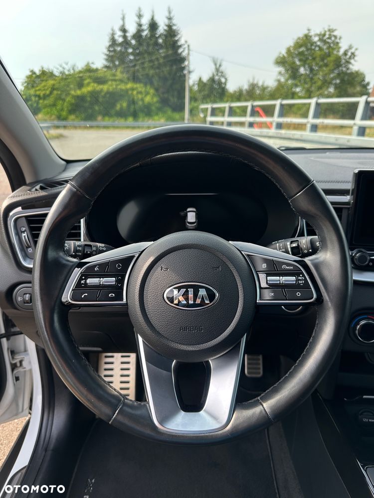 Kia XCeed - 23