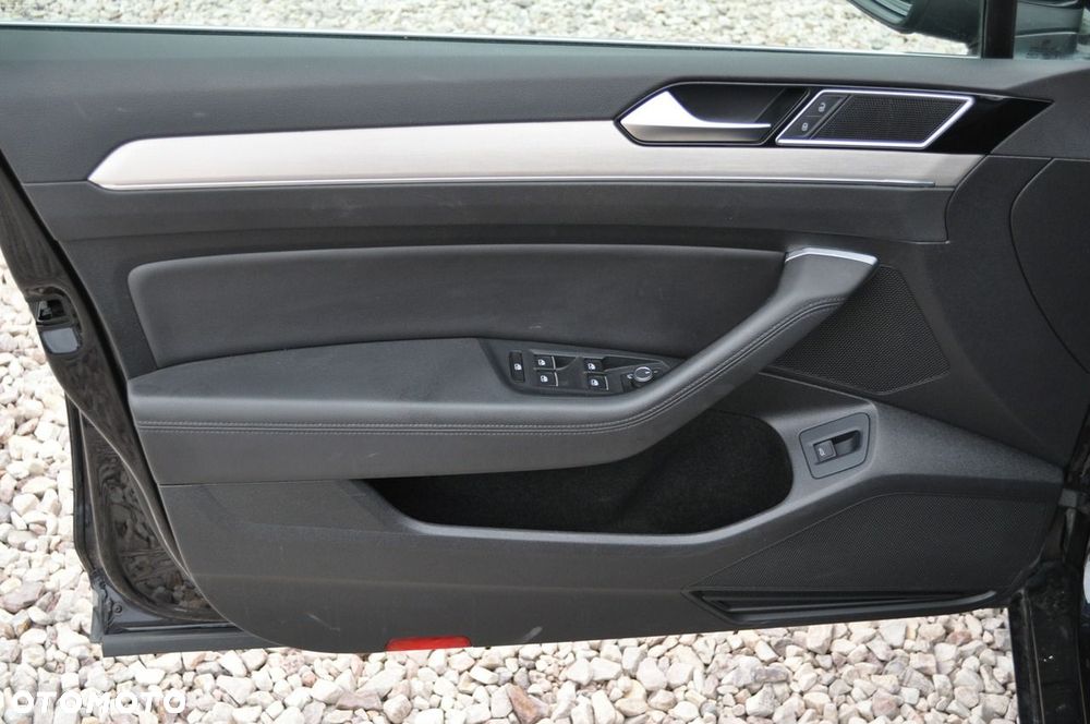 Volkswagen Passat - 27