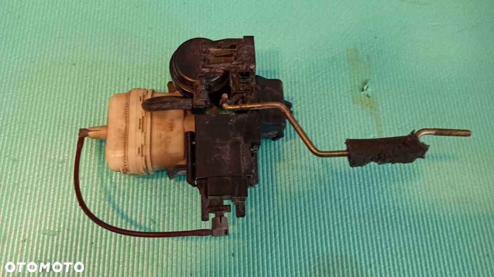 zamek siłownik klapy mercedes sl r230 2307500085 - 2