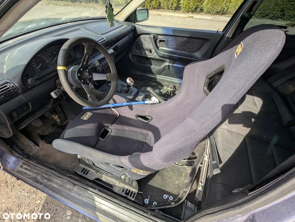 BMW E36 Compact 316i na części - 8
