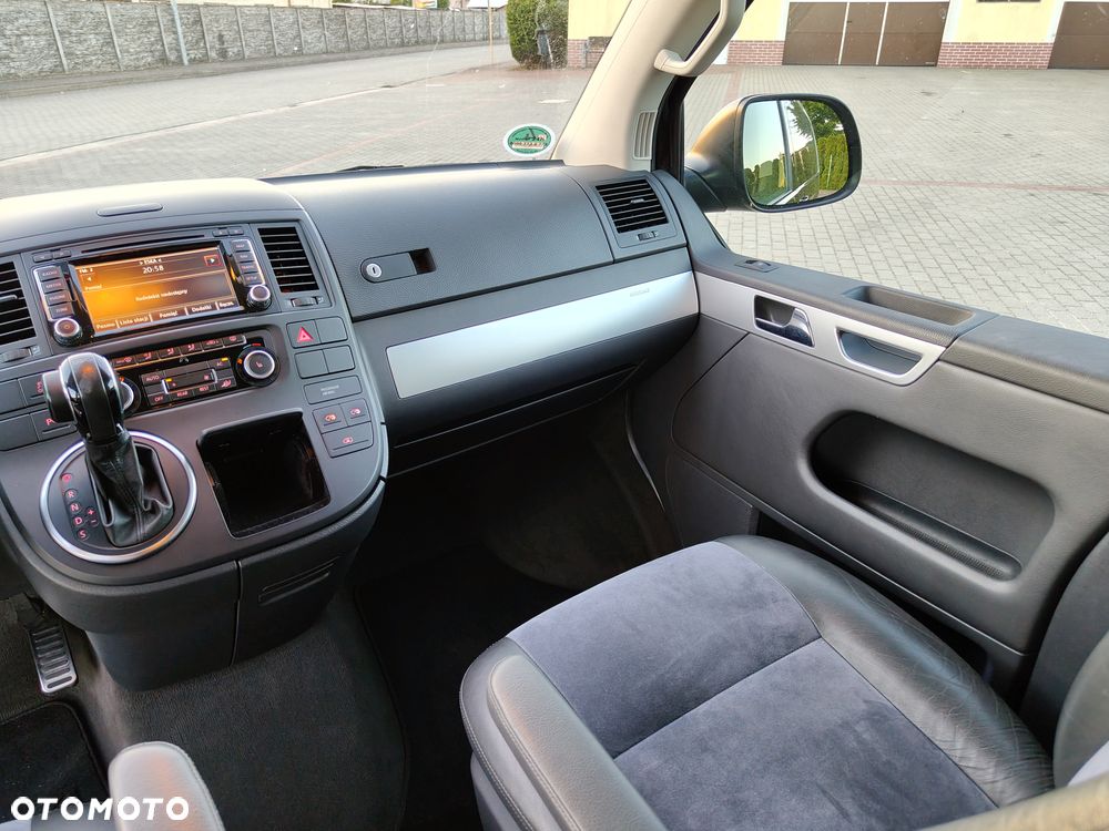 Volkswagen Multivan - 11