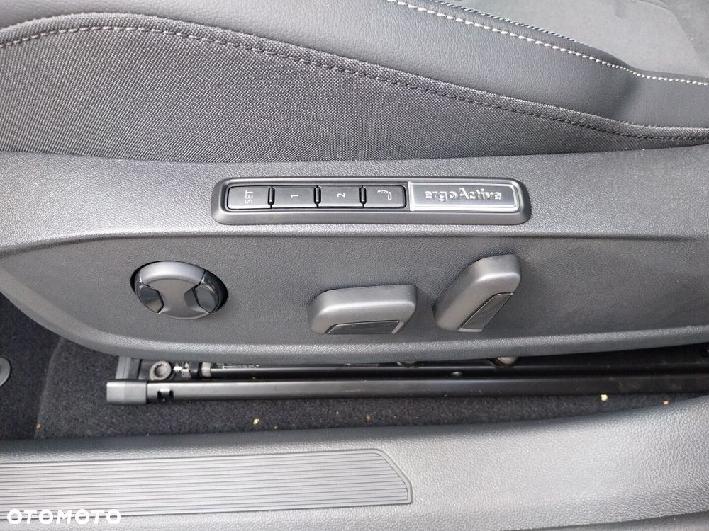 Volkswagen Golf Variant 2.0 TDI Style DSG - 15