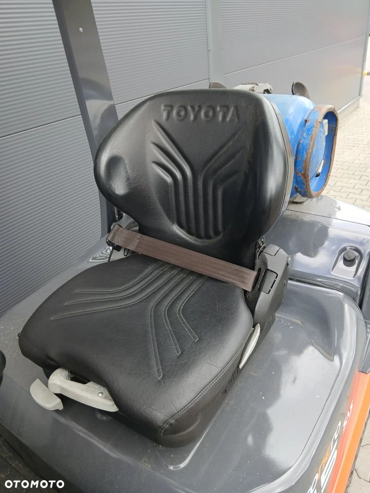 Toyota 02-8FGF15 - 8