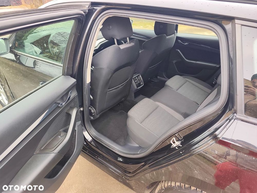 Skoda Octavia 2.0 TDI DSG Edition - 12