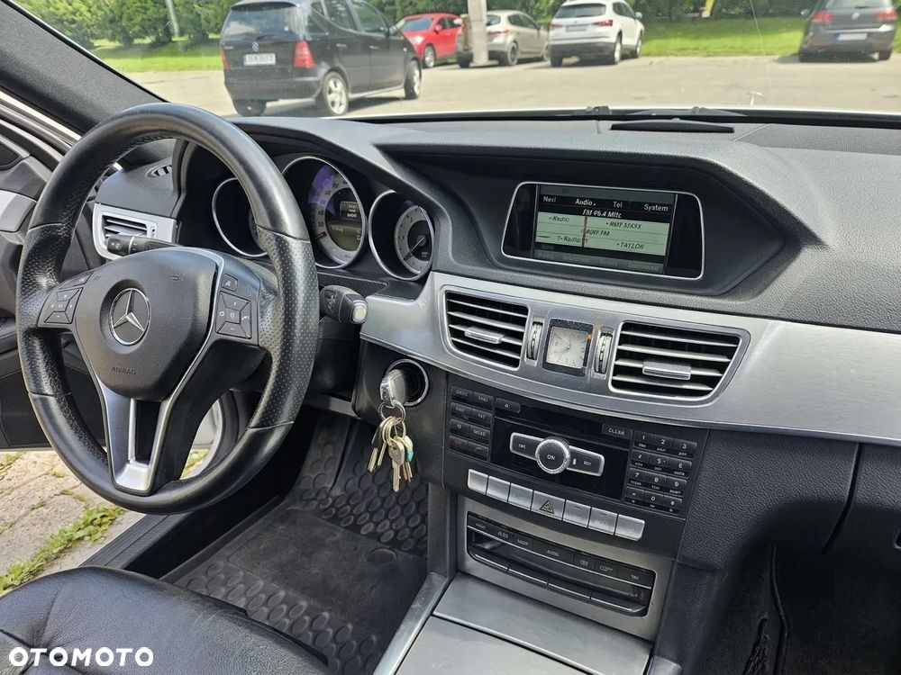 Mercedes-Benz Klasa E 350 CDI DPF BlueEFFICIENCY 7G-TRONIC Elegance - 11
